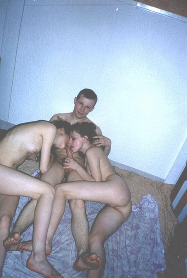 Групповой домашний секс в обычных семейных парах 23 фотка