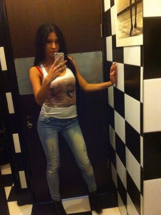 Сексуальная Карина в одежде и без одинаково возбуждает 13 фотка