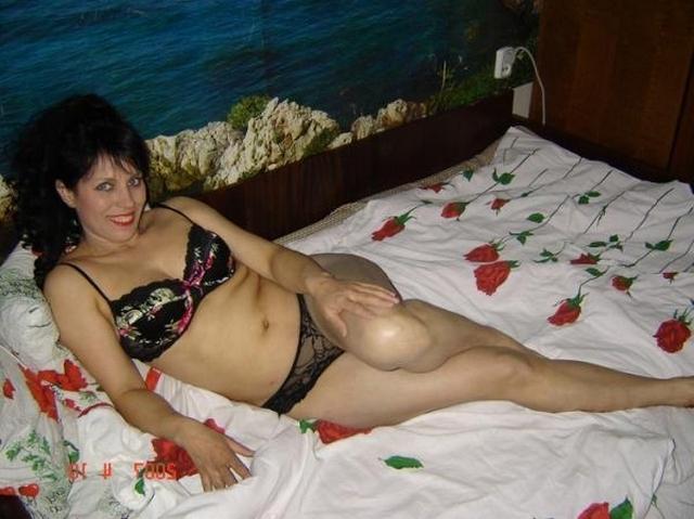 Сочные как вишня зрелые женщины примеряют чулки 27 фотка