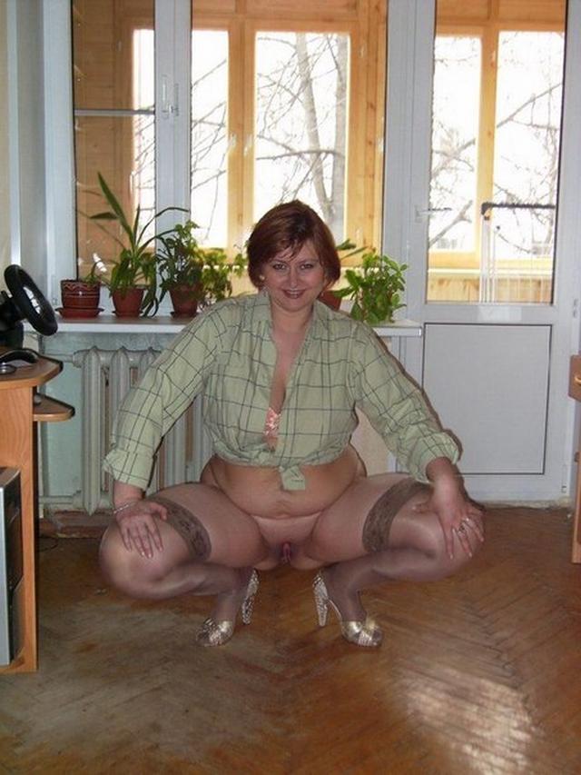 Откровенные зрелые дамочки показывают свои влагалища и голые сиськи 21 фотка