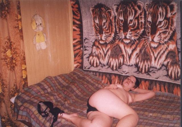 В девяностых дамочки также жаждали члены в свои голые дырки 6 фотка