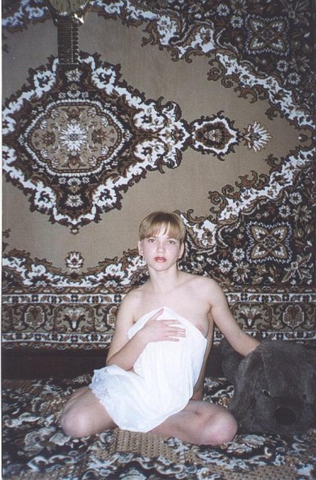 В девяностых дамочки также жаждали члены в свои голые дырки 15 фотка